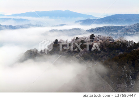 冬日雲海與備中松山城(天空之城)25421 冬日雲海與備中松山城(天空之城)25421 137680447