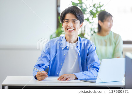大學生，課程 137680871