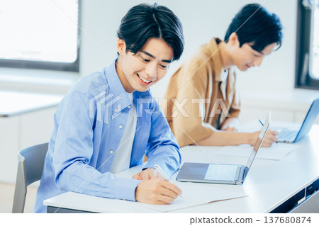 大學生，課程 137680874