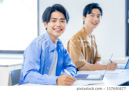 大學生，課程 137680877