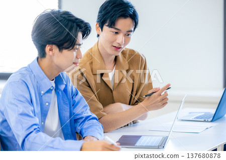 大學生 137680878