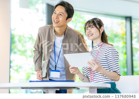 Male and female meeting 137680948