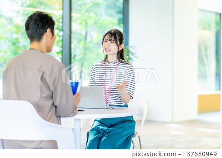 Male and female meeting 137680949