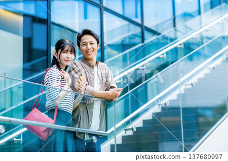 一對夫婦到目前為止 一對夫婦到目前為止 137680997