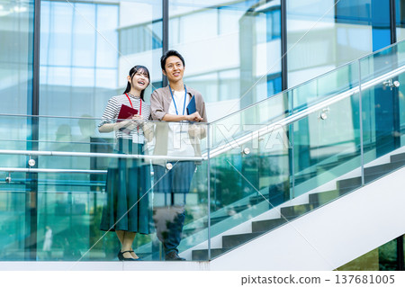 Office business woman 137681005