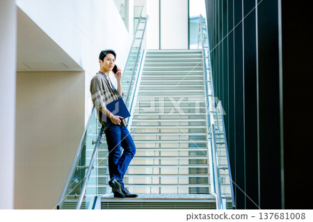 休閒辦公室形象 137681008