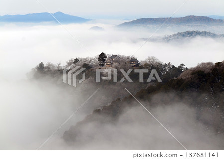 Winter sea of clouds and Bitchu Matsuyama Castle (castle in the sky) 25067 Winter sea of clouds and Bitchu Matsuyama Castle (castle in the sky) 25067 137681141