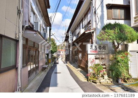 Tawarayama Onsen town: A retro Showa-era hot spring resort townscape, Nagato City, Yamaguchi Prefecture, one of the four hot springs of the Bocho region. 137681189