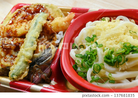 天婦羅蓋飯和烏龍麵套餐 天婦羅蓋飯和烏龍麵套餐 137681835