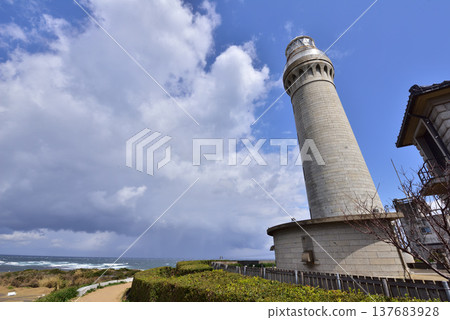 角島燈塔：位於日本海沿岸的大型燈塔；國家指定重要文化財產；山口縣下關市。 137683928