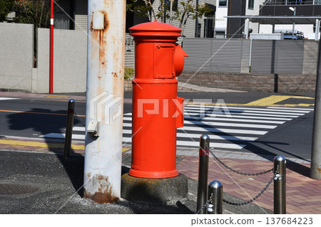 Retro mailbox in the city center_01 Retro mailbox in the city center_01 137684223