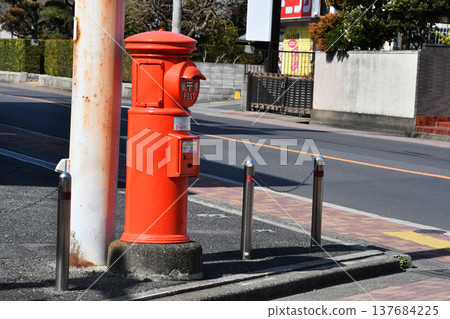 Retro mailbox in the city center_03 Retro mailbox in the city center_03 137684225