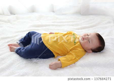 Baby to take a nap Baby to take a nap 137684271