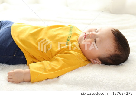 Baby to take a nap 137684273