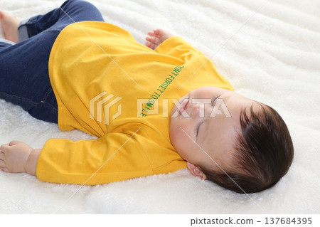 Baby to take a nap 137684395