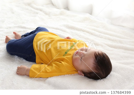 Baby to take a nap 137684399