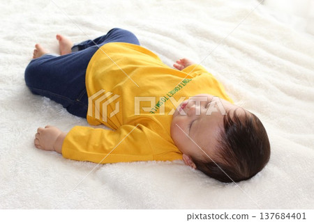 Baby to take a nap 137684401