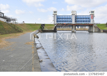 Shibakawa Floodgate_28 137685487