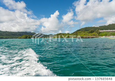 Beautiful scenery spreading across Ishigaki Island, Okinawa Prefecture in summer Beautiful scenery spreading across Ishigaki Island, Okinawa Prefecture in summer 137685648
