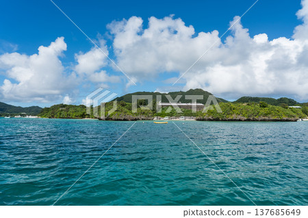 Beautiful scenery spreading across Ishigaki Island, Okinawa Prefecture in summer Beautiful scenery spreading across Ishigaki Island, Okinawa Prefecture in summer 137685649