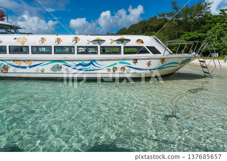 Beautiful scenery spreading across Ishigaki Island, Okinawa Prefecture in summer Beautiful scenery spreading across Ishigaki Island, Okinawa Prefecture in summer 137685657