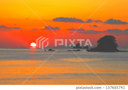 豐后海峽的日出(佐伯市) 豐后海峽的日出(佐伯市) 137685741