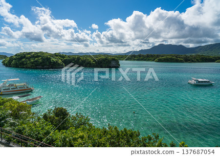 Beautiful scenery spreading across Ishigaki Island, Okinawa Prefecture in summer Beautiful scenery spreading across Ishigaki Island, Okinawa Prefecture in summer 137687054