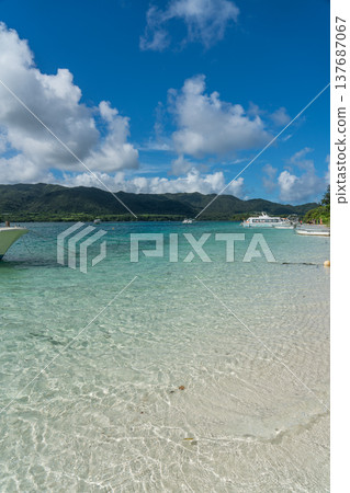 Beautiful scenery spreading across Ishigaki Island, Okinawa Prefecture in summer Beautiful scenery spreading across Ishigaki Island, Okinawa Prefecture in summer 137687067
