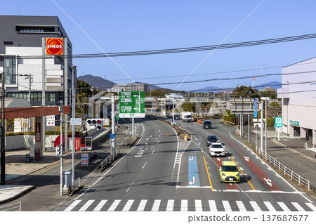 A view of the entrance to the Tosu Interchange on the expressway. 137687677