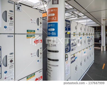 Coin lockers that accept transportation IC cards (rental lockers) Coin lockers that accept transportation IC cards (rental lockers) 137687999
