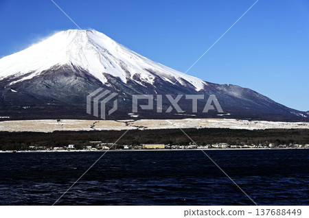 三月山中湖畔風光（地點：山中湖畔） 137688449