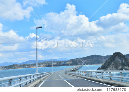 Tsunoshima Bridge, Tsunoshima Island, Toyohoku-cho, Shimonoseki City, Yamaguchi Prefecture 137688678