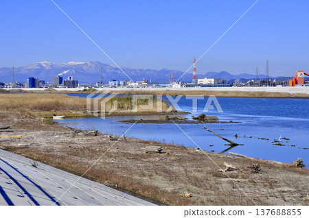 View of Mt. Funagata and Mt. Izumigatake from the mouth of the Nanakitagawa River in Sendai City, Miyagi Prefecture, overlooking the Nanatsumori Mountains. View of Mt. Funagata and Mt. Izumigatake from the mouth of the Nanakitagawa River in Sendai City, Miyagi Prefecture, overlooking the Nanatsumori Mountains. 137688855