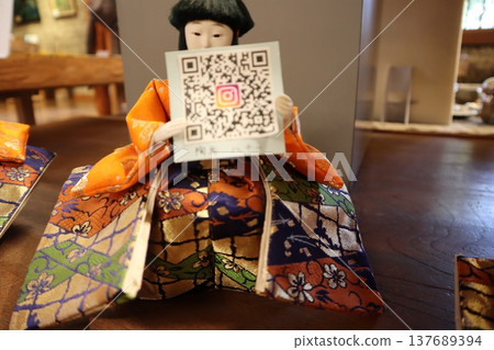 Modern Hina Dolls Modern Hina Dolls 137689394