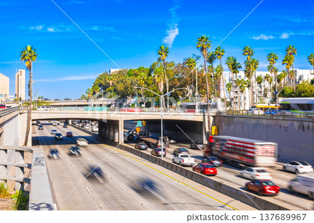 美國高速公路的圖片 美國高速公路的圖片 137689967