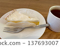 Lemon cheese tart and tea 137693007