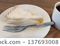Lemon cheese tart and tea 137693008