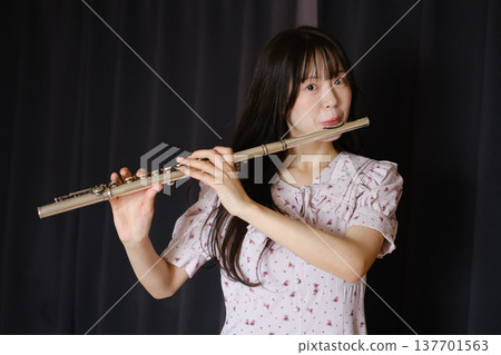 Beautiful Japanese women 137701563