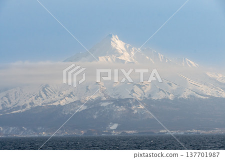 The ocean view from the Heartland Ferry and the vast expanse of Hokkaido's seas. 137701987