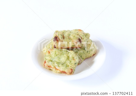 油炸酥脆的isogi 油炸酥脆的isogi 137702411