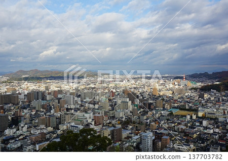 從伊予松山城眺望的景色 137703782