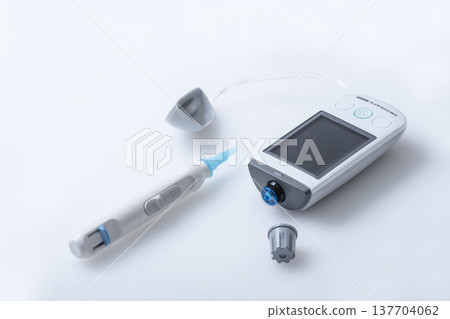 血糖機、血糖自我監測設備、糖尿病治療、血糖控制、血糖自我監測、圖片素材 血糖機、血糖自我監測設備、糖尿病治療、血糖控制、血糖自我監測、圖片素材 137704062