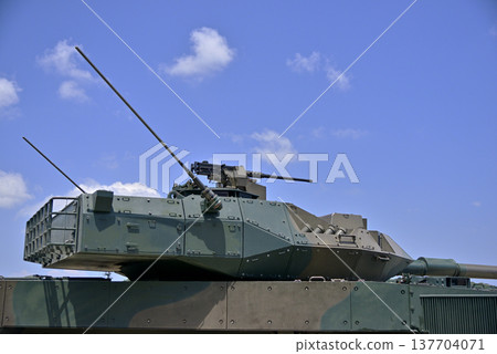 [神奈川] 橫須賀：日本海上自衛隊開放日上的裝甲車輛 137704071