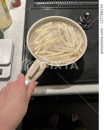 Washing dishes 137706334