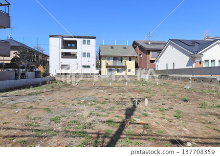 拆除工作後、建造前的空地。 拆除工作後、建造前的空地。 137708359