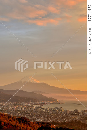 Sunrise over Nihondaira in Shizuoka Prefecture, with snow-capped Mt. Fuji in the background. Sunrise over Nihondaira in Shizuoka Prefecture, with snow-capped Mt. Fuji in the background. 137711472