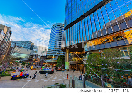 Evening view of Tokyo Midtown Hibiya in Yurakucho, Chiyoda Ward, Tokyo. Evening view of Tokyo Midtown Hibiya in Yurakucho, Chiyoda Ward, Tokyo. 137711528