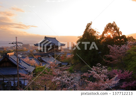 Cherry blossom scenery at Kurotani Konkai Komyoji Temple in Kyoto Cherry blossom scenery at Kurotani Konkai Komyoji Temple in Kyoto 137712213