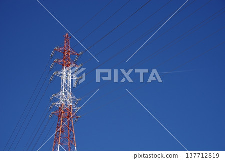 Red and white power transmission tower (Yokkaichi City, Mie Prefecture) 137712819