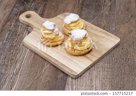 自製泡芙,自然光 自製泡芙,自然光 137715217